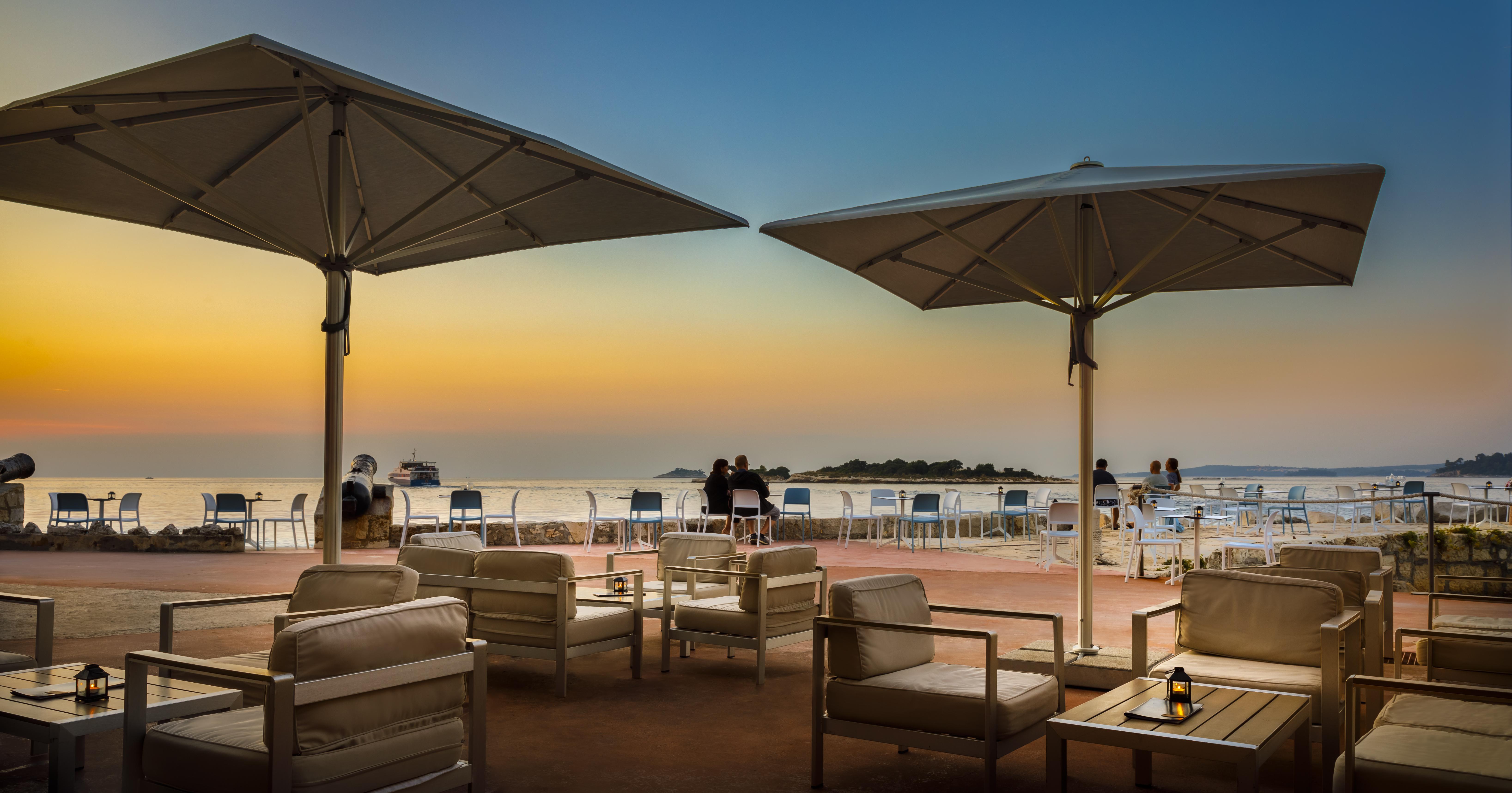 Maistra Select All Suite Island Hotel Istra 로비니 외부 사진